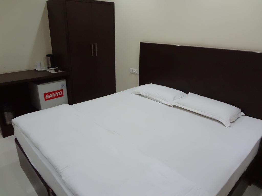 דלהי Hotel Siam International מראה חיצוני תמונה